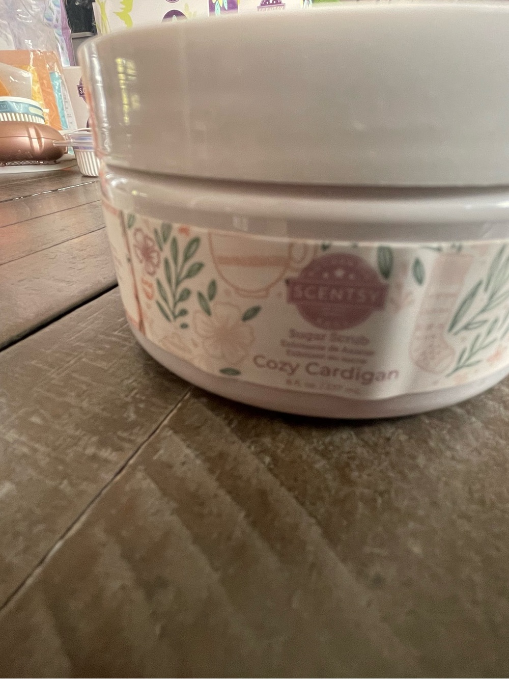 Scentsy Cozy Cardigan Body Scrub - Light Pink & Cream